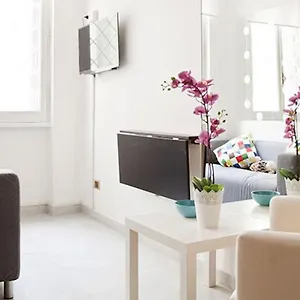 Kamchu Apartments: Ada Roma